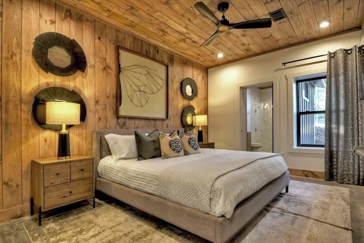 4 室のベッドルーム、アイロン / アイロン台、WiFi、ベッドシーツ