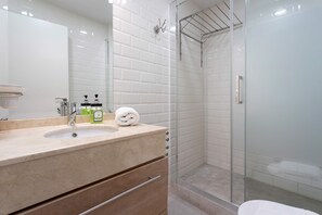 Appartement (2 Bedrooms) | Salle de bain