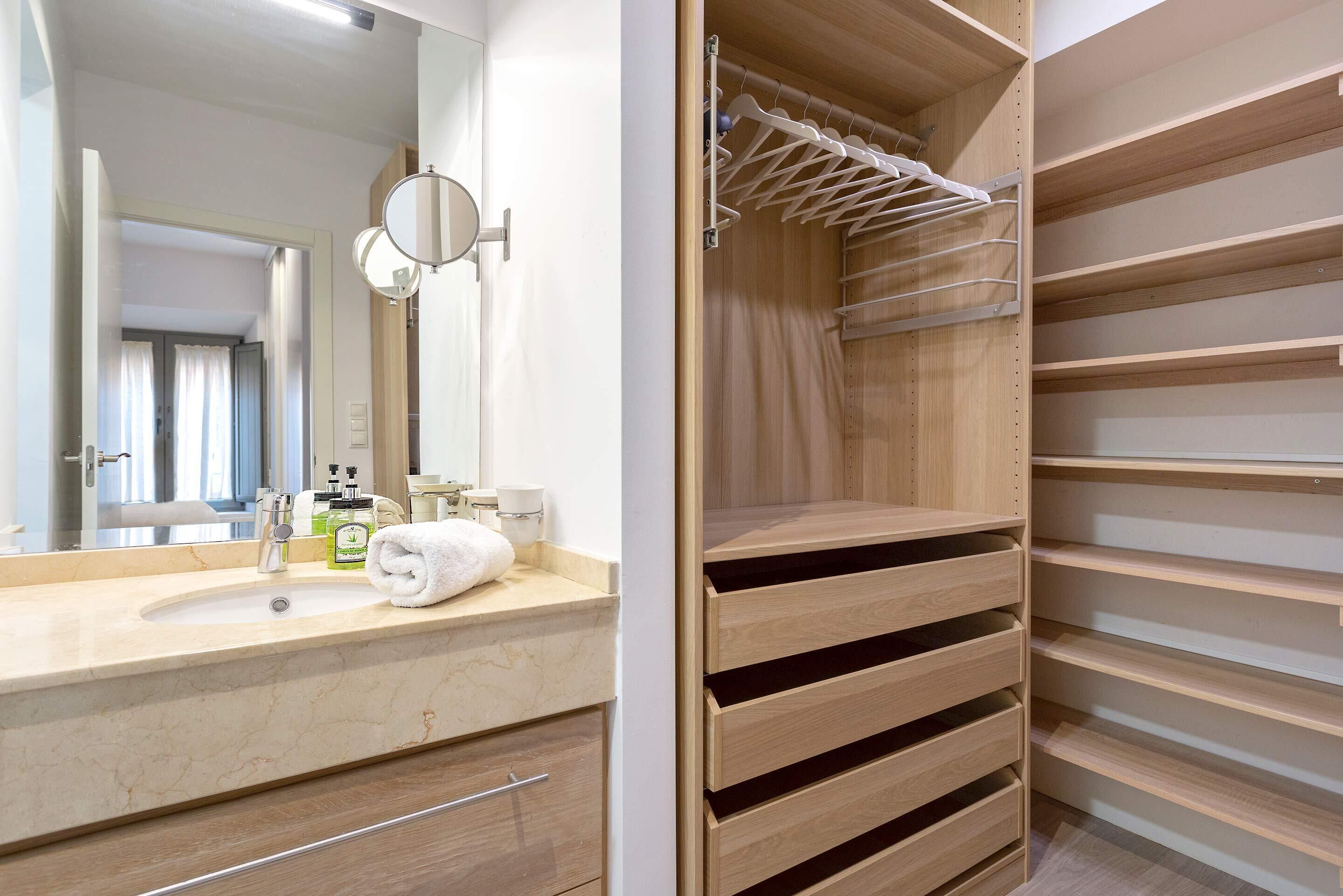 Apart Daire (2 Bedrooms) | 2 yatak odası, ütü/ütü masası, ücretsiz kablosuz İnternet 