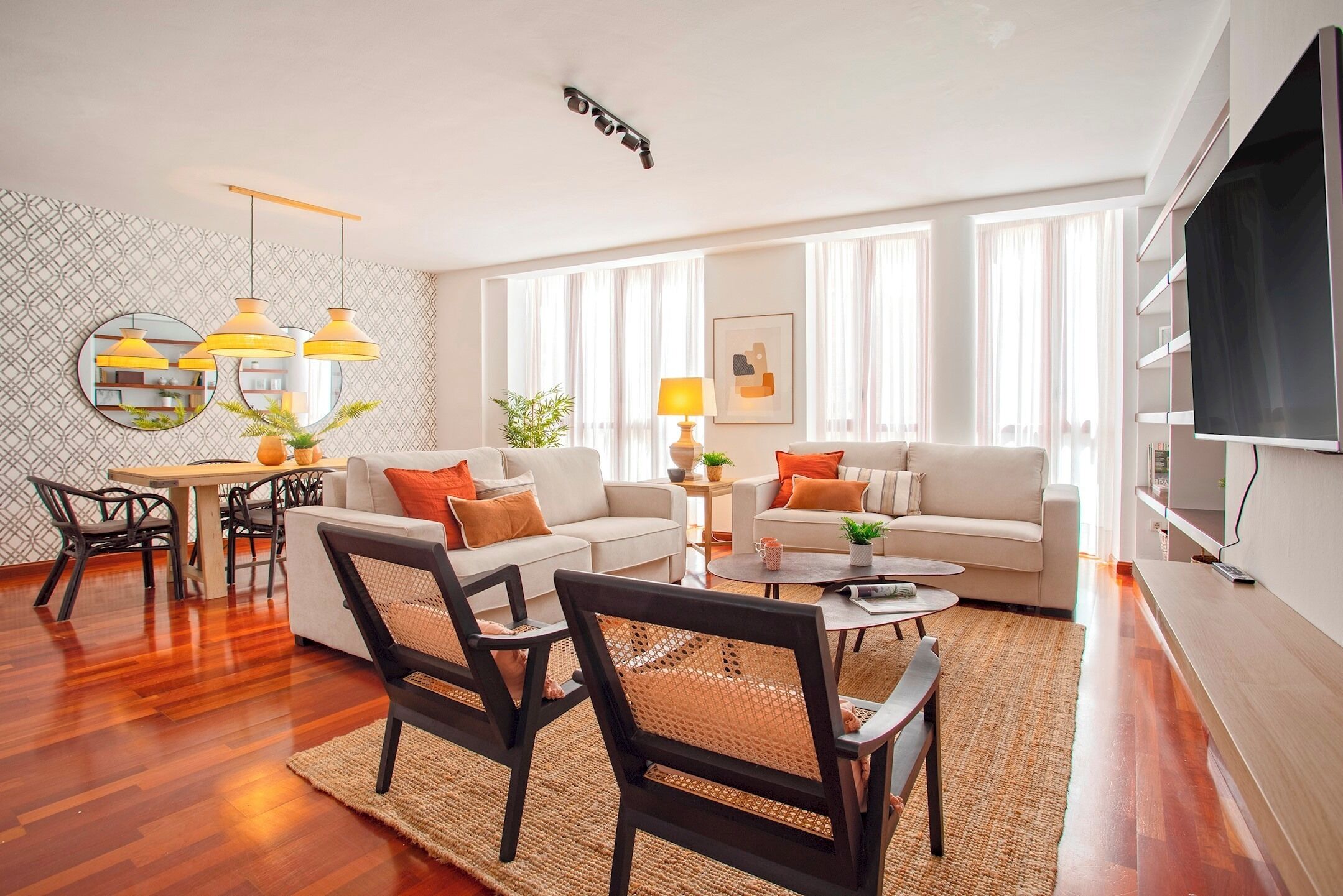 Apartment (3 Bedrooms) | Living area