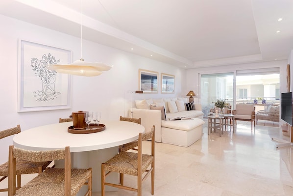 Appartement (2 Bedrooms) | Salle de séjour