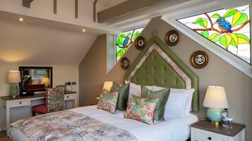 Classic Double Room | Desk, laptop workspace, blackout curtains, iron/ironing board