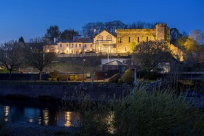 Exterior - The Castle of Brecon Hotel (Brecon)