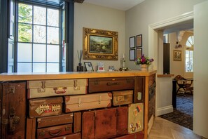 Lobby - The Castle of Brecon Hotel (Brecon)