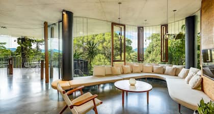 The Planchonella House - Eco Stay de Luxe