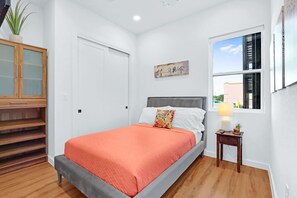 LÀgenhet - 1 dubbelsÀng med bÀddsoffa - balkong - utsikt mot staden (The Mercer Haus) | 1 sovrum