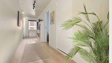Apartment, 2 Schlafzimmer, Balkon | Flur