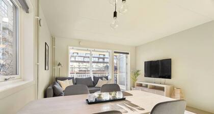 Charming Oslo Apartment With Balcony & Rooftop Access