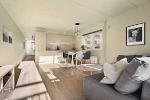 Apartment, 2 Bedrooms, Balcony | Living room | Books - Charming Oslo Apartment With Balcony & Rooftop Access (Oslo)