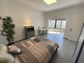 3 dormitorios, tabla de planchar con plancha, wifi y ropa de cama