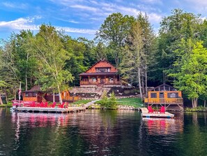 Exterior - Lakeside Lodge - The Carriage House (Inlet)