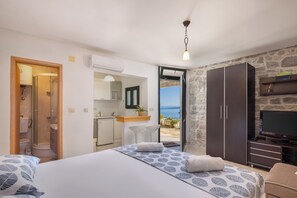 4 bedrooms, travel cot, free WiFi, bed sheets - Villa Sandra - Private Pool (Pisak)