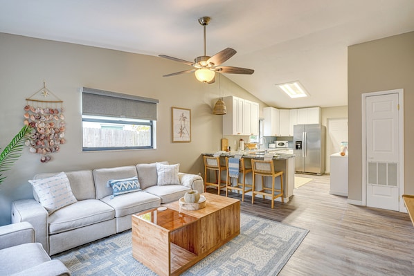 Apartment (2 Bedrooms) | Front of property