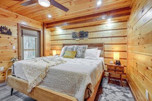 House (4 Bedrooms) | Interior - Close to Hiking & Attractions: Smoky Mtn Cabin (Pigeon Forge)