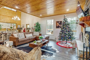 House (4 Bedrooms) | Front of property