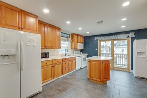 House (Multiple Bedrooms) | Interior