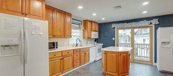 < 1/2 Mi to Boardwalk: Roomy Wildwood Retreat!