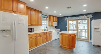 < 1/2 Mi to Boardwalk: Roomy Wildwood Retreat!