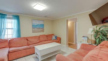 Apartment (4 Bedrooms) | Front of property
