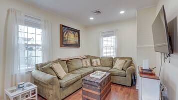 Cottage (2 Bedrooms) | Interior