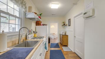 Cottage (2 Bedrooms) | Interior