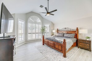 Interior - 9 Mi to The Domain: Spacious Pflugerville Haven! (Pflugerville)