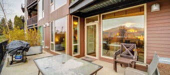 Walk to Lake Chelan: Condo w/ Pool Access