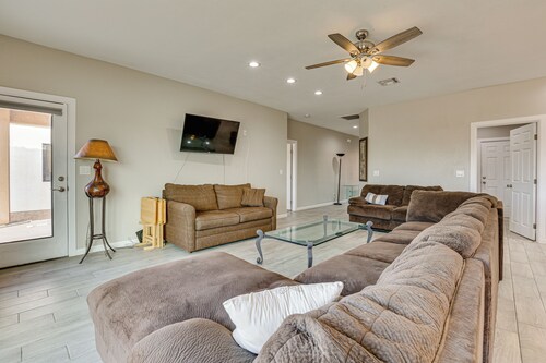 7 Mi to Golf: Mtn-view Retreat in Bullhead City
