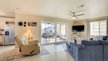 House (2 Bedrooms) | Interior