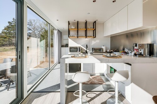 8 Mi to Lake Access: Futuristic Capsule Hideaway!