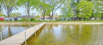 Shawano Lake House w/ Boat Dock, Kayaks, & Grill!