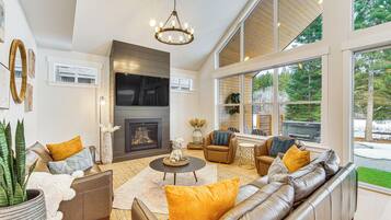 House (4 Bedrooms) | Front of property