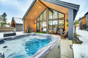 House (4 Bedrooms) | Interior - Private Hot Tub & Patio: Spacious Cle Elum Home (Cle Elum)