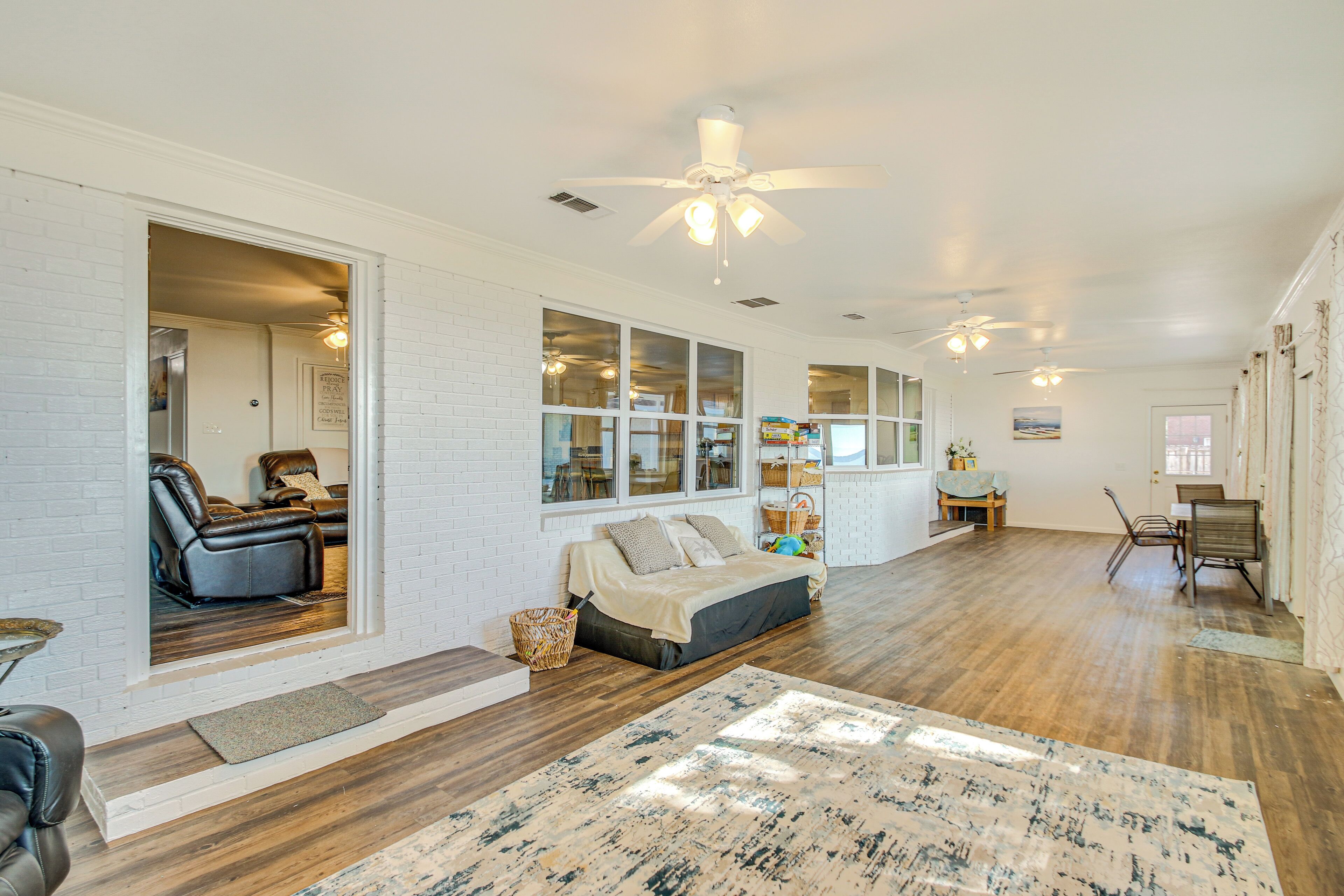 المنشأة من الداخل