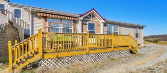 Near Hiking: Midway Home w/ Mtn Views & Deck