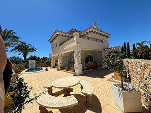 Villa | Outdoor dining - 6 Guests - 3BR - Private Pool - Mountain Views (Torre-Pacheco)