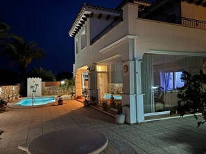 Villa | Kolam renang | Kolam renang tertutup