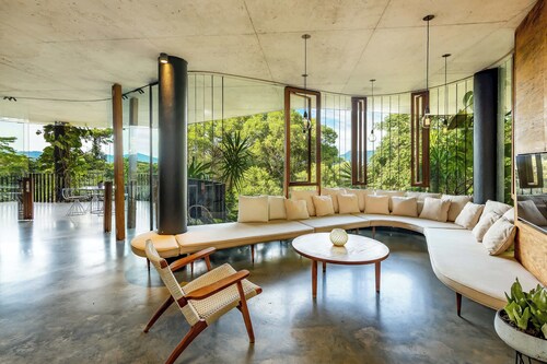 Planchonella House - Eco Stay de Luxe