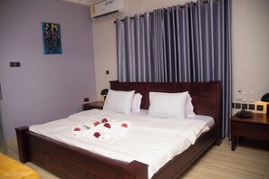 Luxury Double Room, Balcony, City View | Free WiFi - Pito Guest House (Elmina)
