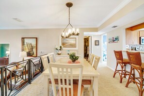 House | 2 bedrooms - Upgraded Lake House Condo 1min To Siesta Key Beach (Siesta Key)