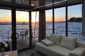 Living room - House on Water in Dziwnow Near Clean Beach (Dziwnów)