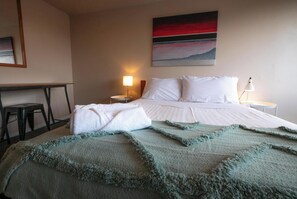 3 bedrooms, iron/ironing board, Internet, bed sheets