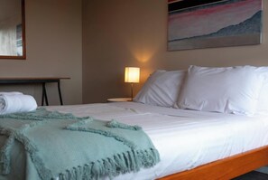 3 dormitorios, tabla de planchar con plancha, Internet y ropa de cama