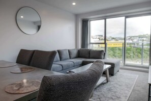 TV - Chic Urban Retreat in Grey Lynn (Auckland)
