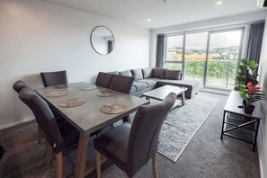 TV - Chic Urban Retreat in Grey Lynn (Auckland)