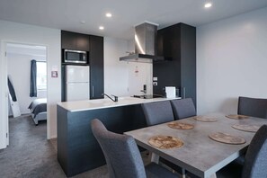 Dining - Chic Urban Retreat in Grey Lynn (Auckland)
