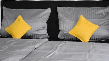 Suite | Desk, laptop workspace, free WiFi, bed sheets