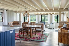 Dining - Stay at Little River (Gloucester)