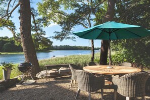 Outdoor dining - Stay at Little River (Gloucester)