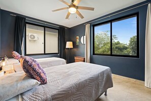 4 bedrooms, iron/ironing board, travel cot, WiFi - Private 4BR Oasis + Pool – Near Playa Grande Beach (Playa Grande)